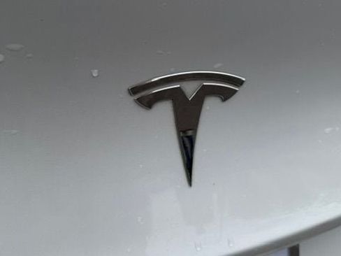 Used 2022 Tesla Model Y Long Range AWD/4WD image 11
