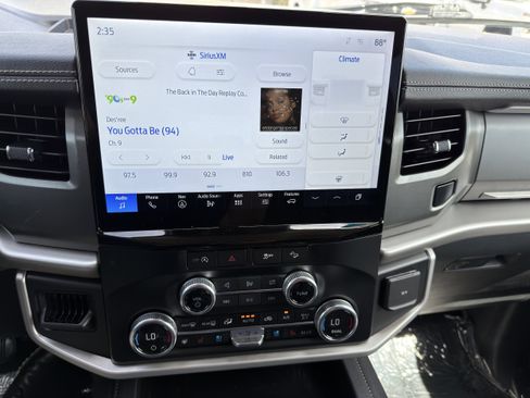 Used 2024 Ford Expedition XLT AWD/4WD image 30