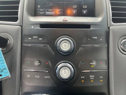 Used 2014 Ford Taurus SEL w/ Equipment Group 201A FWD image 15