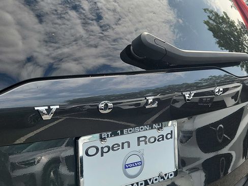 Certified 2023 Volvo XC90 B5 Plus w/ Protection Package AWD/4WD image 29