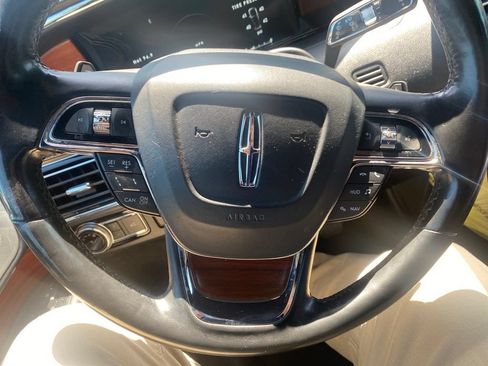 Used 2018 Lincoln Navigator Reserve w/ Technology Package AWD/4WD image 14
