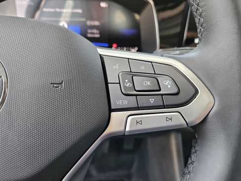 New 2025 Volkswagen Jetta SE image 32