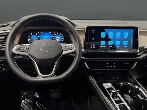 Used 2024 Volkswagen Atlas SE image 5
