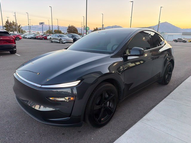 Used 2026 Tesla Model Y Long Range AWD/4WD image 3