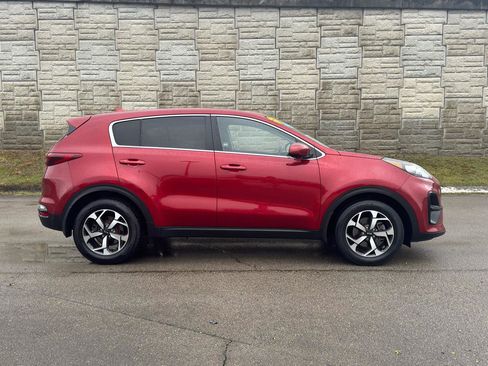 Used 2021 Kia Sportage LX image 2