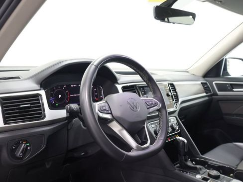 Used 2023 Volkswagen Atlas SE image 15