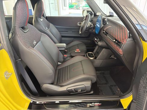 Certified 2025 MINI Cooper S FWD image 30