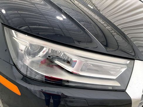 Used 2020 Audi Q5 2.0T Premium w/ Convenience Package AWD/4WD image 12