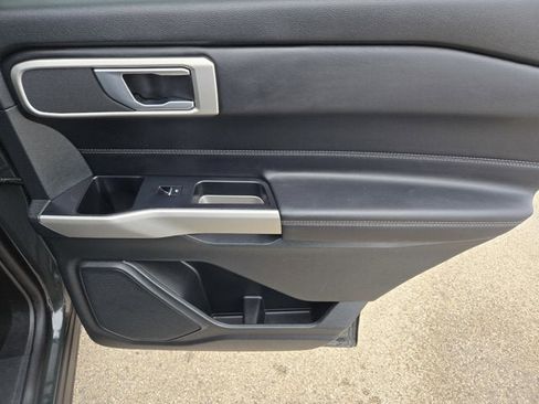 Used 2023 Ford Explorer XLT w/ Equipment Group 202A image 8