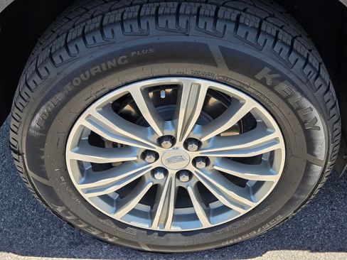 Used 2019 Cadillac XT5 Luxury FWD image 10
