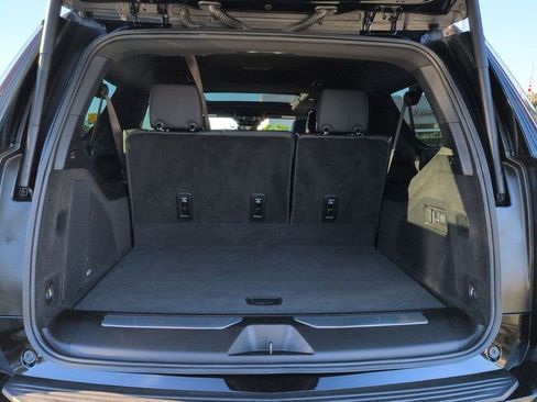 Certified 2025 Cadillac Escalade ESV Premium Luxury RWD image 29
