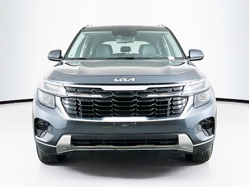 Used 2025 Kia Seltos S image 2