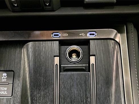 Used 2025 Lexus GX 550 image 16