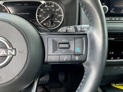 Used 2023 Nissan Rogue SL AWD/4WD image 11