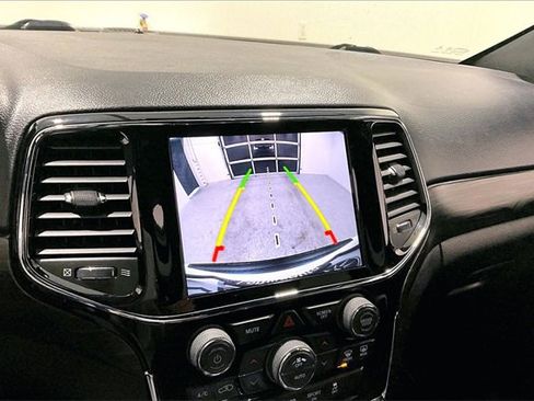 Used 2020 Jeep Grand Cherokee Altitude image 14