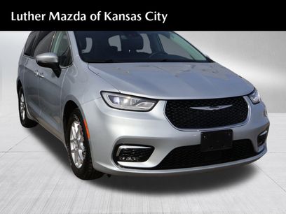 Used 2023 Chrysler Pacifica Touring-L