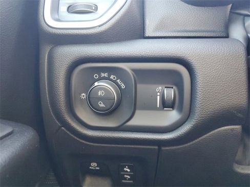 Used 2023 RAM 1500 Big Horn image 27