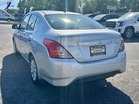 Used 2015 Nissan Versa S FWD image 5