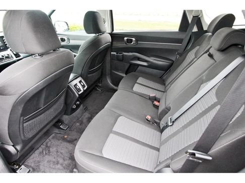 Used 2023 Kia Sorento LX FWD image 15