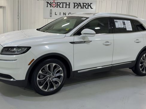 Used 2023 Lincoln Nautilus Reserve w/ Luxury Package FWD image 6