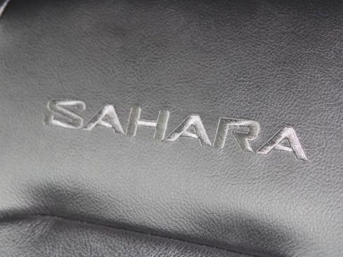 Used 2022 Jeep Wrangler Unlimited Sahara w/ Cold Weather Group image 39