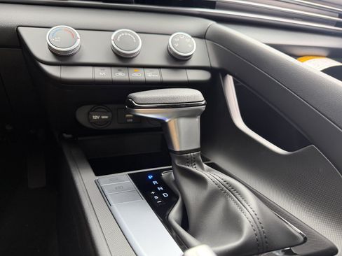 New 2026 Hyundai Elantra SE FWD image 34