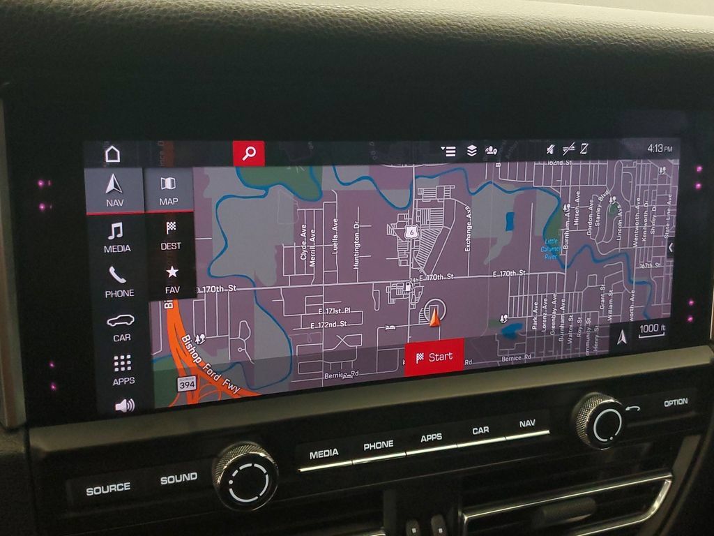 Used 2020 Porsche Macan AWD/4WD image 17