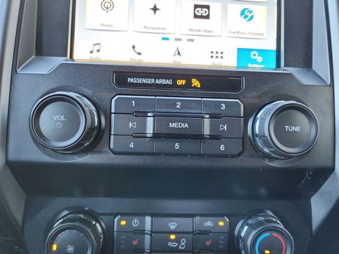 Used 2019 Ford F150 XLT w/ Equipment Group 302A Luxury AWD/4WD image 19