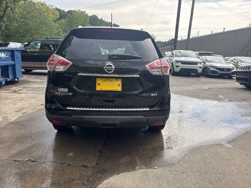 Used 2015 Nissan Rogue SV FWD image 6