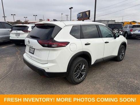 Used 2024 Nissan Rogue S image 7