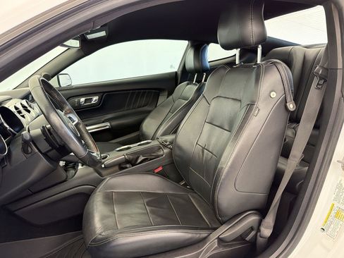 Used 2017 Ford Mustang Premium RWD image 5