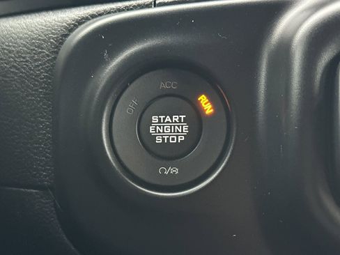 Used 2021 Jeep Wrangler Unlimited Sahara image 22