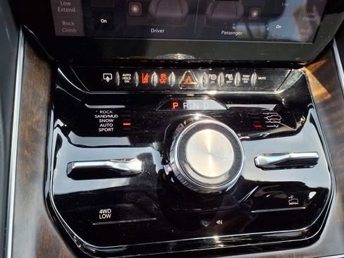 Used 2023 Jeep Grand Wagoneer 4WD image 32