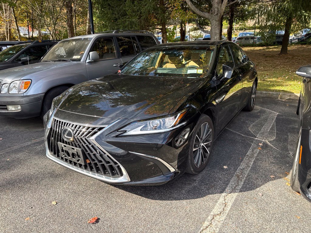 Used 2023 Lexus ES 300h w/ Premium Package FWD image 3