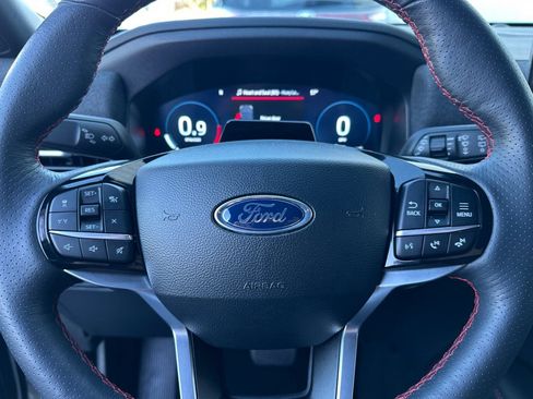 Certified 2025 Ford Explorer ST-Line w/ ST-Line Street Pack image 26
