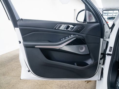 Used 2025 BMW ALPINA XB7 image 19