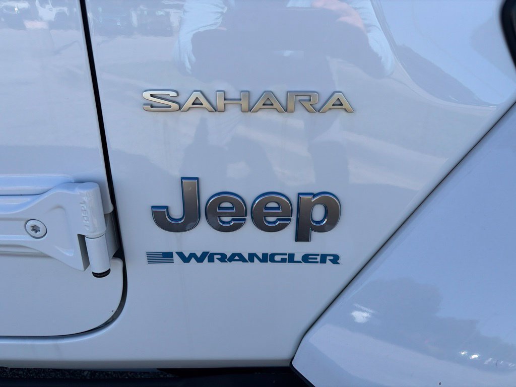 Used 2023 Jeep Wrangler Unlimited Sahara AWD/4WD image 5