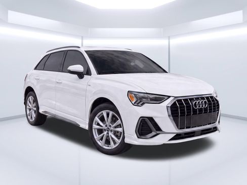 Used 2024 Audi Q3 2.0T Premium Plus w/ Premium Plus Package AWD/4WD image 6