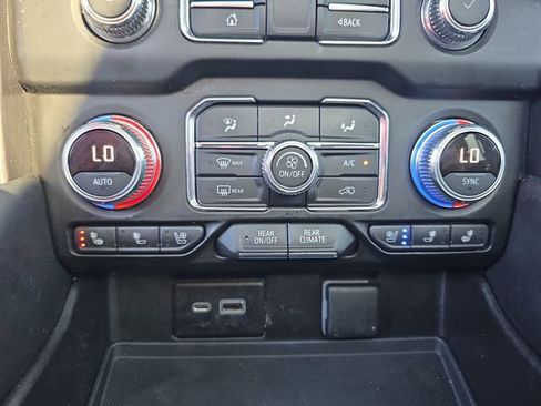 Used 2021 GMC Yukon XL AT4 w/ AT4 Premium Plus Package AWD/4WD image 37