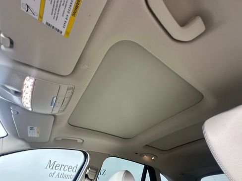 Used 2022 Mercedes-Benz GLC 300 image 8
