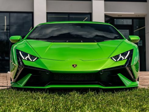 Used 2024 Lamborghini Huracan Tecnica RWD image 8