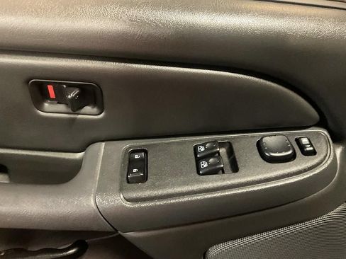 Used 2007 Chevrolet Silverado 1500 LT w/ Extended Cab Value Package AWD/4WD image 19