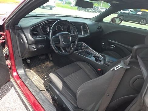 Used 2019 Dodge Challenger SXT RWD image 13