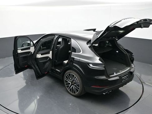 New 2026 Porsche Cayenne E-Hybrid image 31