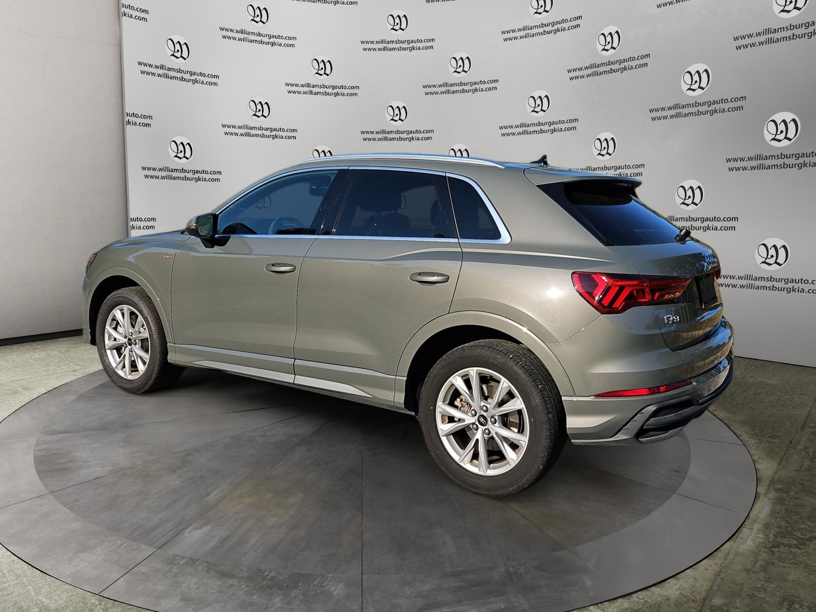 Used 2025 Audi Q3 2.0T Premium AWD/4WD image 3