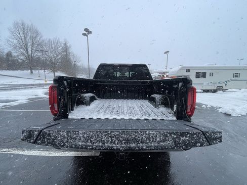 Certified 2022 GMC Sierra 1500 SLT w/ SLT Convenience Package image 17