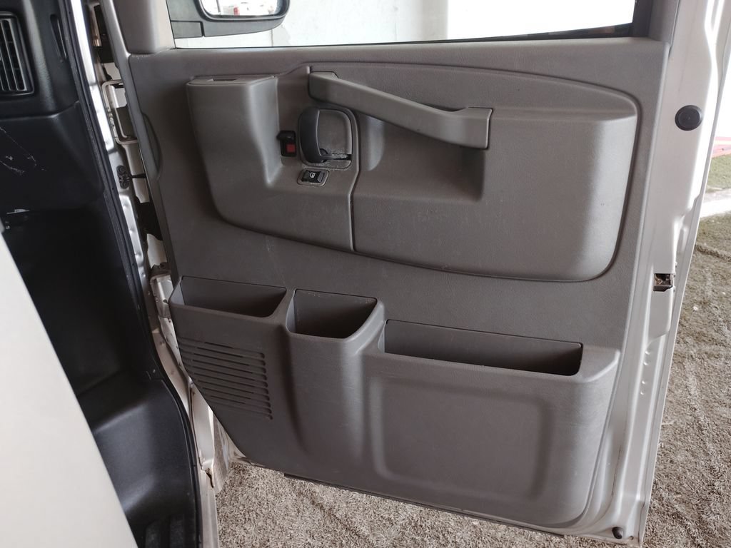 Used 2017 Chevrolet Express 2500 LS RWD image 11