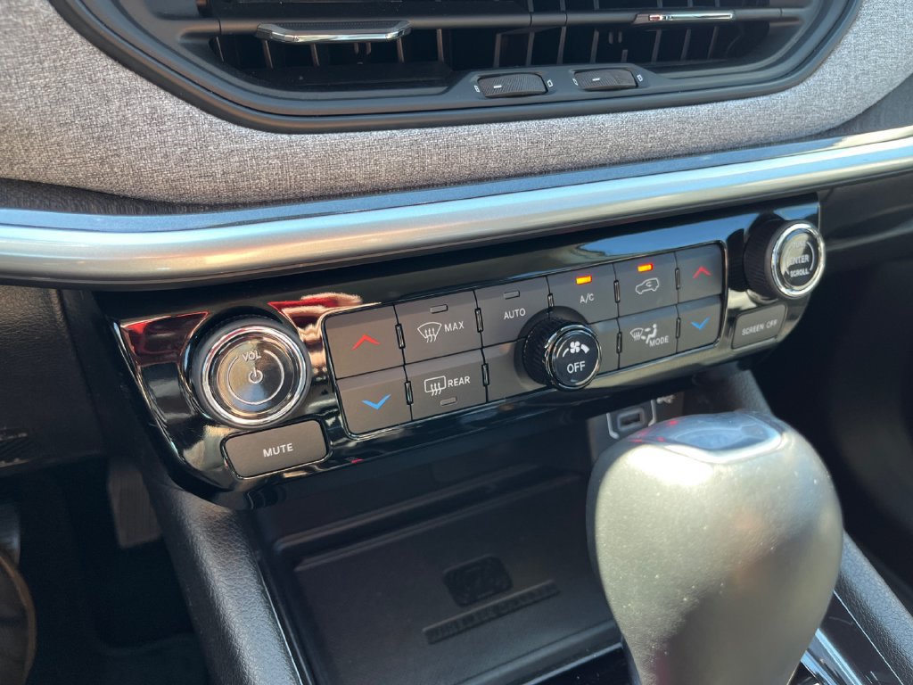 Used 2022 Jeep Compass Latitude AWD/4WD image 18