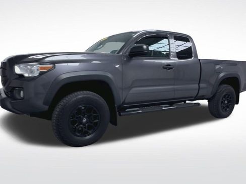 Used 2021 Toyota Tacoma SR w/ SX Package AWD/4WD image 4