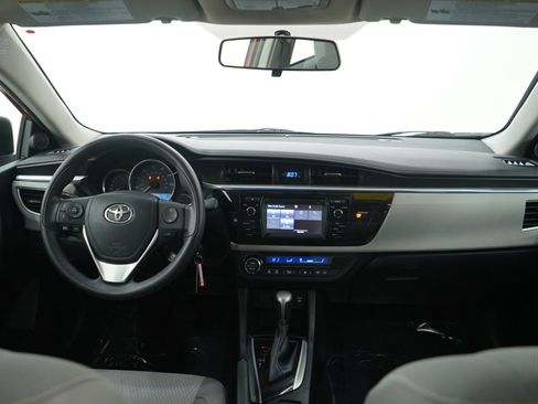 Used 2015 Toyota Corolla LE image 12